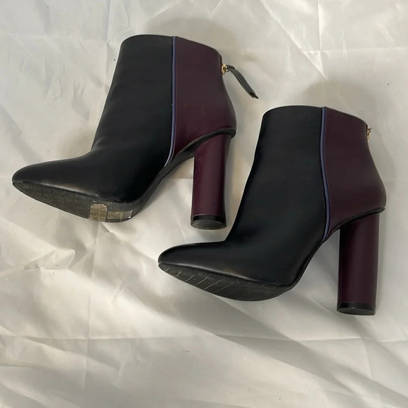 CABI Bissett Leather Colorblock Boots Black Mulberry Periwinkle Heels Zip Size 7 - Picture 6 of 16